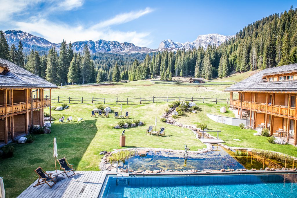 Ein Öko-Hotel im UNESCO Weltnaturerbe: Herbst-Relax in den Dolomiten